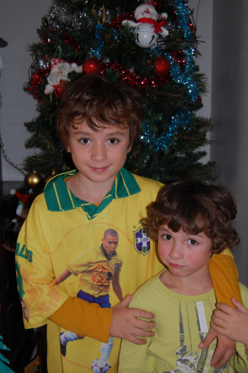 Pose obligatoire devant le sapin avec le sourire s'il vous plaît