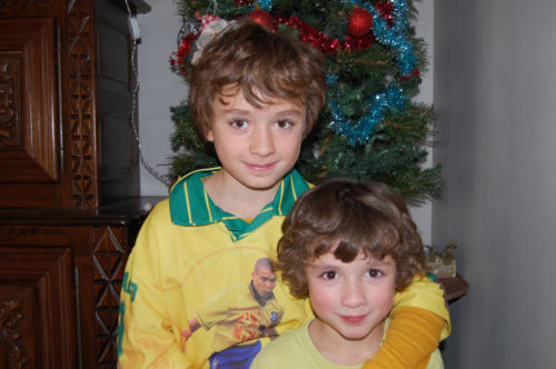 Pose obligatoire devant le sapin avec le sourire s'il vous plaît