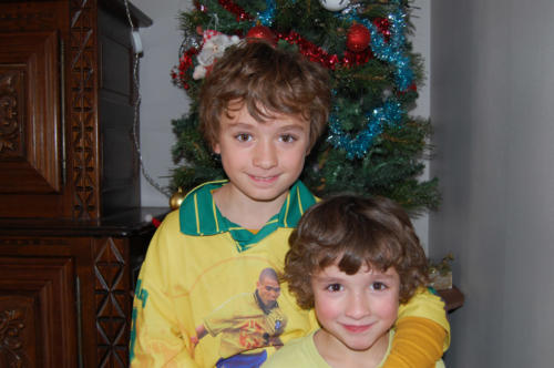 Pose obligatoire devant le sapin avec le sourire s'il vous plaît