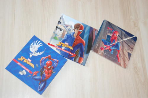 Livre, puzzle et autocollants de Spiderman
